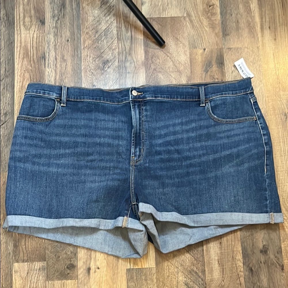 NWT Old Navy Denim Stretch plus Jean Shorts size 26 New